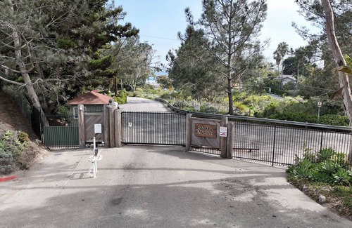 Carpinteria Casa | Rincon Point Dream Home, pasos a la playa, jacuzzi y patio privado