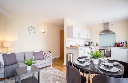 Sheffield Apartamento | ♡ WOW ♡ Ciudad de 2 camas. 2 baños + estacionamiento gratuito y WiFi