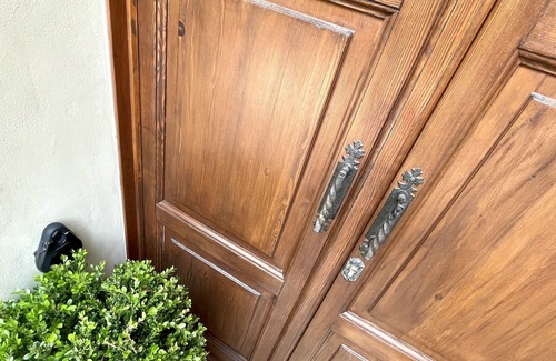 Montegrosso dʼAsti Apartamento | Boutique escondite de vacaciones para hasta 4 adultos. Descanse, relájese, descubra Piemonte.