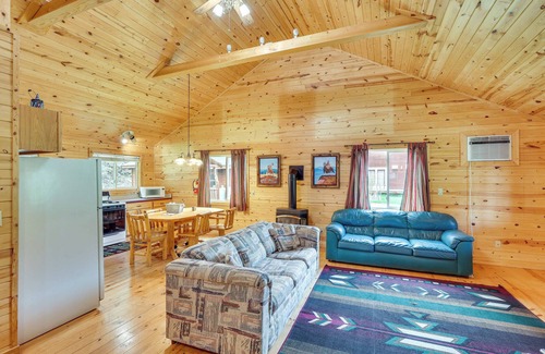 Deadwood Cabina | Wraparound Deck & Grill: Deadwood Cabin