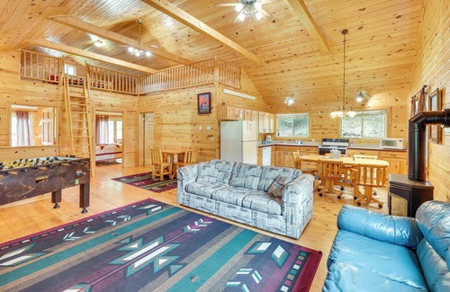Deadwood Cabina | Wraparound Deck & Grill: Deadwood Cabin