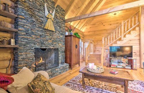 Alpendorf Casa | Wraparound Deck Linville Mountain Cabin