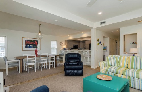 Shell Island Casa | Wright At Home: Spacious Pet Friendly Family Home