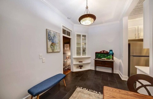 Historic District - North Apartamento | Wrought Iron Inn, Historic | Fresh | Dog-Friendly