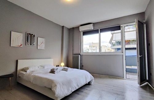 Attiki Apartamento | WSD HEBE New Lux 3BD Apt Near Railway Station