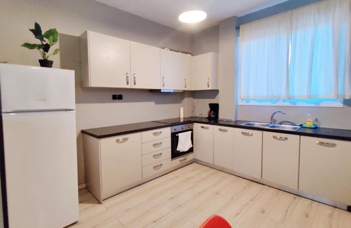 Attiki Apartamento | WSD HEBE New Lux 3BD Apt Near Railway Station