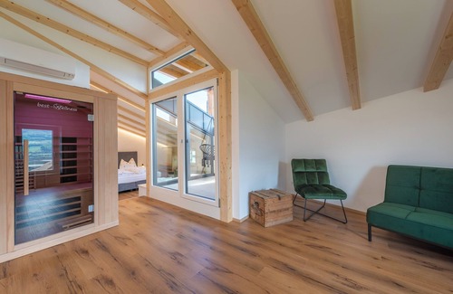 Tramin Apartamento | Wunderschöne und Detailverliebte Wohnung mit Infrarotkabine