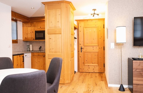 Klosters Platz Apartamento | Wunderstay Alpine 3 Chic Studio Central Location