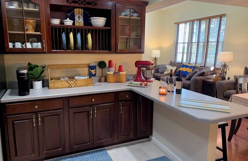 Morgantown Casa | WVU Mini-Château. Cozy home located next to stadium + hospital-5 min walk.