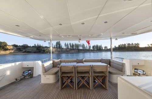 Auckland Central Business District Casa | WW Luxury Motor Yacht - Auckland Viaduct