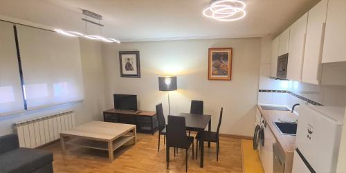 Leon Apartamento | www Goyahospitales es Peñalba Parking incluido