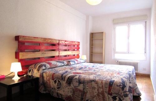 Leon Apartamento | www Parques de la Catedral travel com Parking privado Gratis