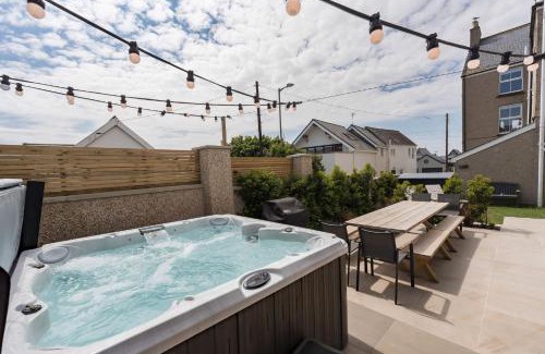 Rhosneigr Apartamento | Wylfa The Upper House & The Hide By Birch Stay