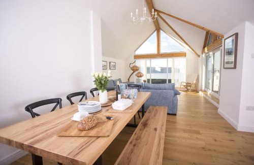 Gwbert Casa | Wyn Y Mor