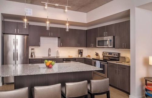 Warehouse District Condominio | Wyndham Austin Luxurious 2 Bedroom with Kitchen