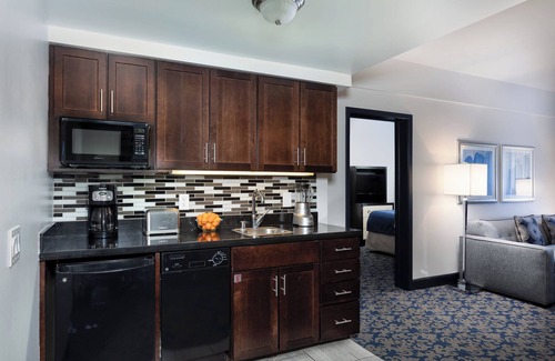 Lower Nob Hill Condominio | Wyndham Canterbury Resort | Five 2BR/1BA Suites