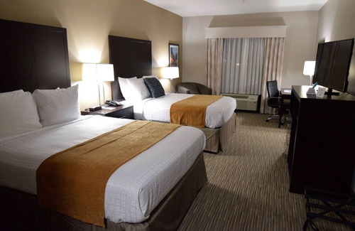 New Roads Hotel | Wyndham Garden New Roads / False River
