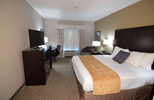 New Roads Hotel | Wyndham Garden New Roads / False River