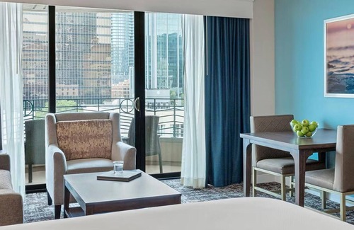 Gaslamp Quarter Complejo | Wyndham Harbour Lights Studio Deluxe – A Chic Urban Retreat!