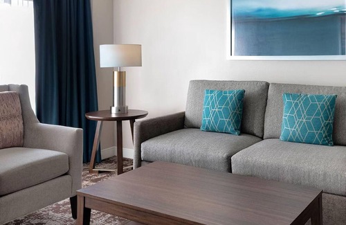 Gaslamp Quarter Complejo | Wyndham Harbour Lights Studio Deluxe – A Chic Urban Retreat!