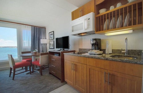 Yachting Village Condominio | Wyndham Inn on the Harbor, perfect location