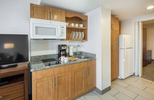 Yachting Village Condominio | Wyndham Inn on the Harbor | 1BR/1BA Queen Suite
