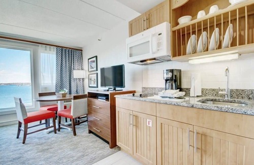 Yachting Village Condominio | Wyndham Inn on the Harbor | 1BR/1BA Queen Suite