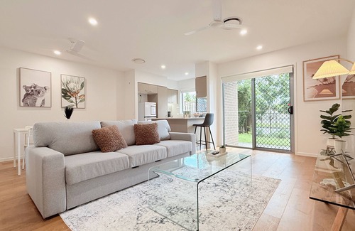 Wynnum West Casa | Wynnum West Oasis Retreat 5 Beds villa