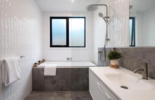 Hepburn Casa | Wynvale Cottage Hepburn -3 bedroom, dog friendly