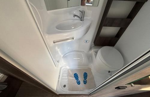 gmina Łaziska Casa | Wypożyczalnia Kamperów Lubelskie! 6osobowa alkowa Benimar Sport 324UP