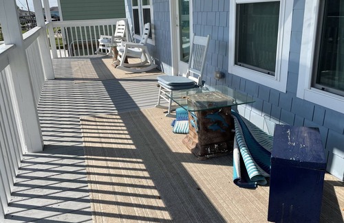 Freeport Casa | Xanadu/hidden paradise-beautiful 3story canal home-backyard fishing/crabbing