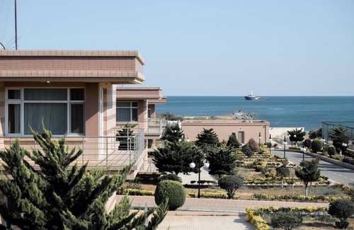 Sabayil Villa | Xazri Villas 4-bedroom villa in brilliant Baku with AC, WiFi. Enjoy your stay