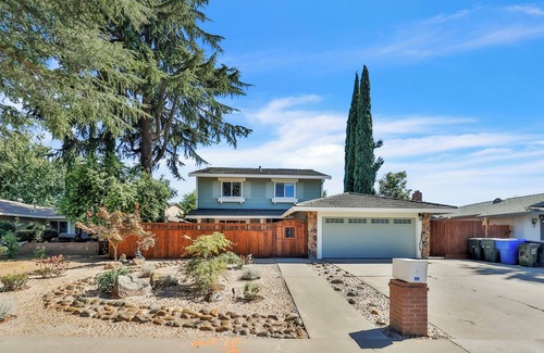 Northgate Casa | Xen House 3Bed/2Bath - Large fenced backyard - 10 Min from Downtown Sacramento
