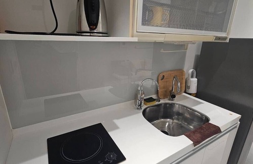 Daan Apartamento | Xinyi 53 - Stylish Modern Suite in the Heart of the City