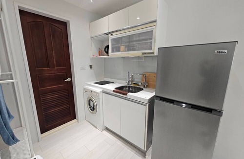 Daan Apartamento | Xinyi 53 - Stylish Modern Suite in the Heart of the City
