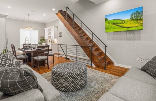 South Philadelphia Casa | XL Home, Movie Theater, Roof Deck, Parking Spot