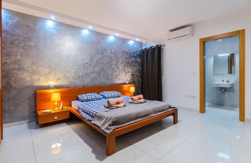 Qawra Apartamento | New Apartment 3 Bdr 2 Bth w Terrace Internet Bugibba