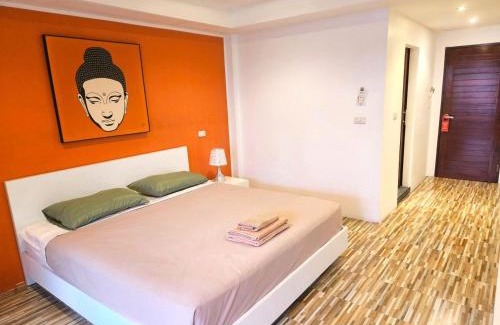 Pratumnak Hill Hotel | XoX