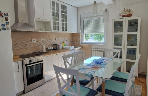 Belgrade Apartamento | XXL 120m2 apartment + parking
