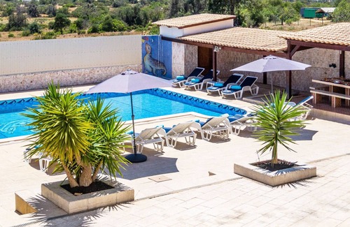 Albufeira Villa | MASSIVE VILLA W/ HEATABLE POOL, JACUZZI, A/C & FREE WIFI