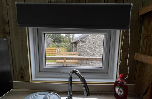 Bryn-crug Cabaña | Y Caban - sleeps 4 guests in 2 bedrooms