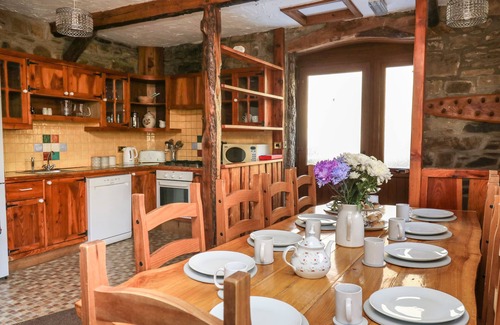 Llanybydder Cabaña | Y FELIN, pet friendly, character holiday cottage in Llanybydder