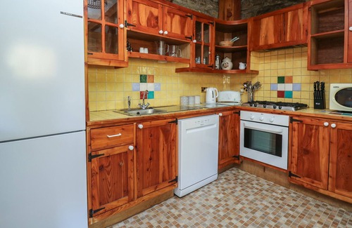 Llanybydder Cabaña | Y FELIN, pet friendly, character holiday cottage in Llanybydder