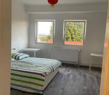 Artern/Unstrut Apartamento | Y Hoa-Ferienzimmer