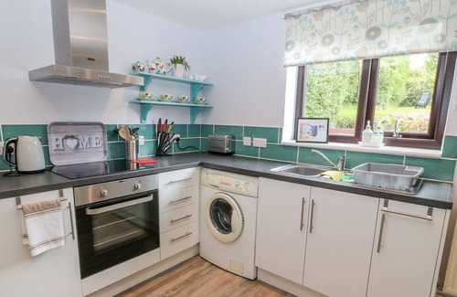 Dwyran Cabaña | Y RHANDY, family friendly, with a garden in Newborough