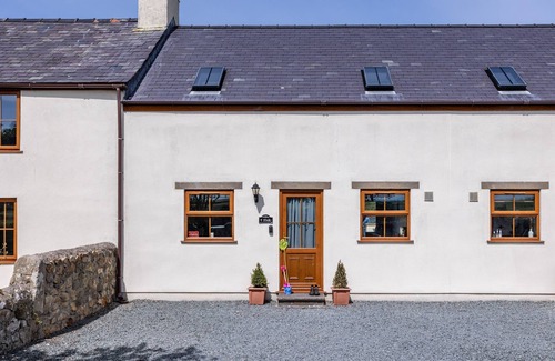 Llanfaelog Casa | Y Stabl at Glan Gors, una cabaña enclavada con vistas inigualables