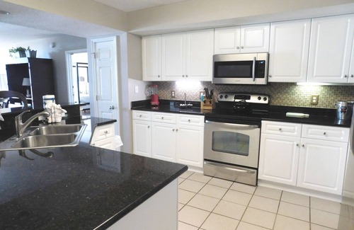 North Myrtle Beach Condominio | Yacht Club S #1-1104 4 Bedroom Condo by RedAwning