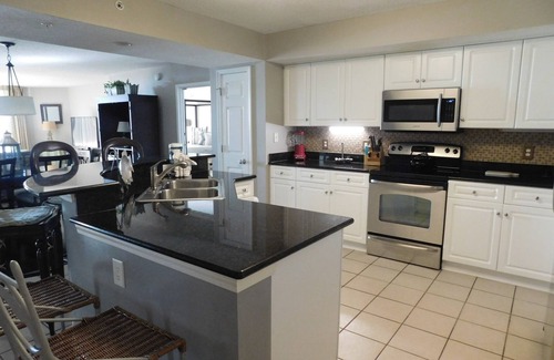 North Myrtle Beach Condominio | Yacht Club S #1-1104 4 Bedroom Condo by RedAwning