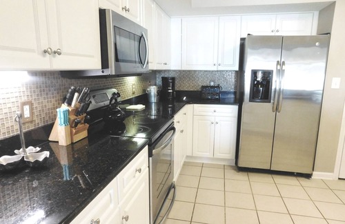North Myrtle Beach Condominio | Yacht Club S #1-1104 4 Bedroom Condo by RedAwning