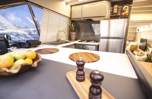 Ornos Alquiler De Eote | Yacht Maiora 70ft Renaissance Custom Made